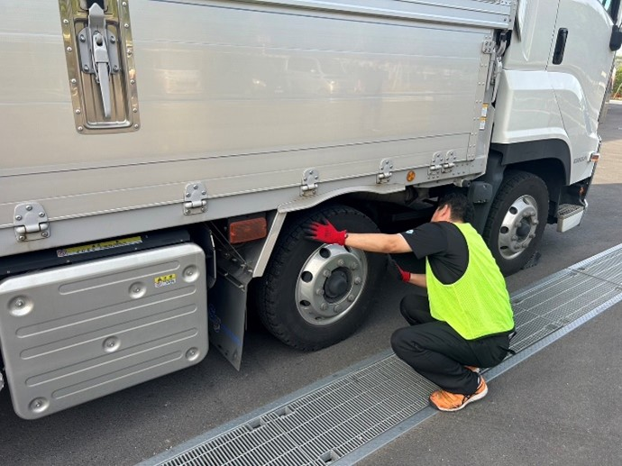 車輌点検の様子